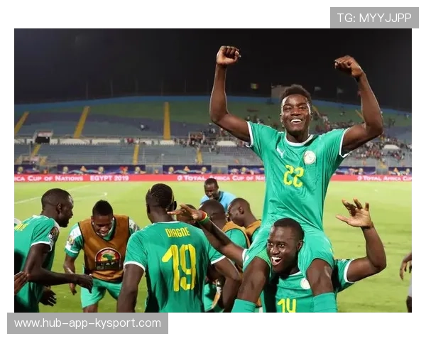 【搞笑】塞内加尔后卫滑倒后误打误撞完成助攻，塞内加尔队大名单