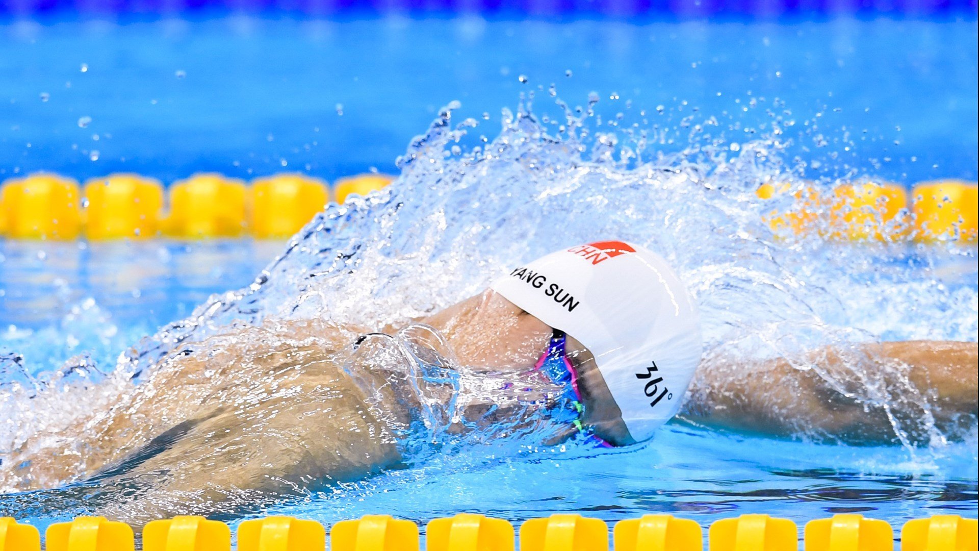 国际足球裁判联盟推行裁判培训新标准，提升执法水平，国际级足球裁判员